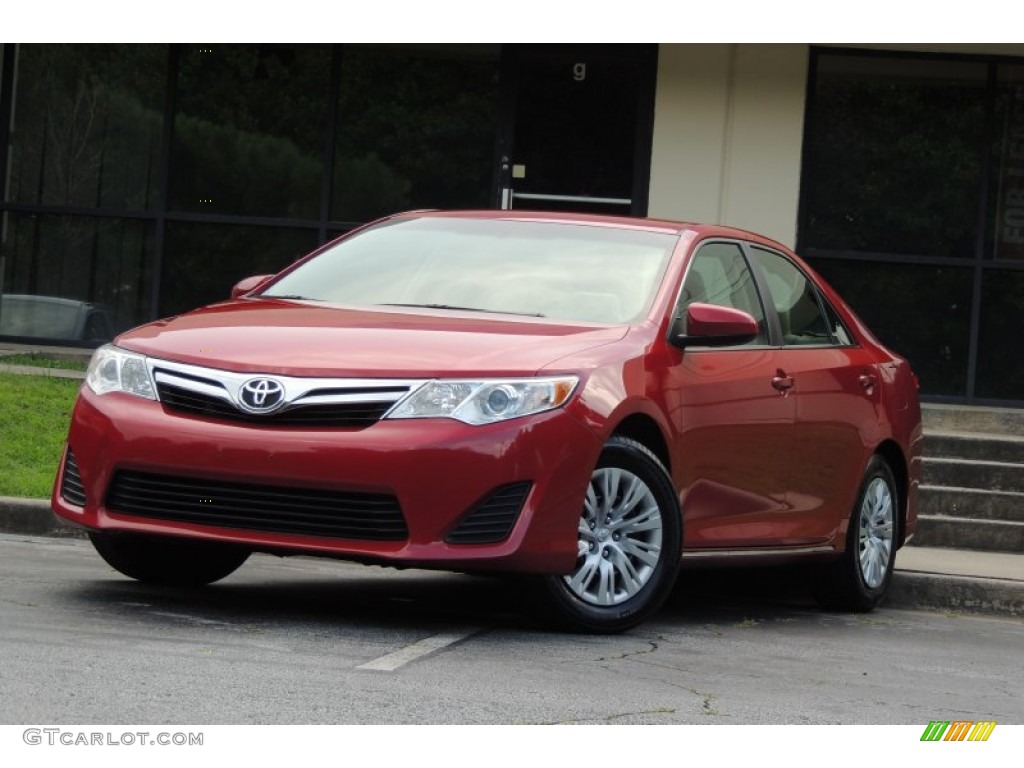 2014 Camry LE - Barcelona Red Metallic / Ivory photo #32