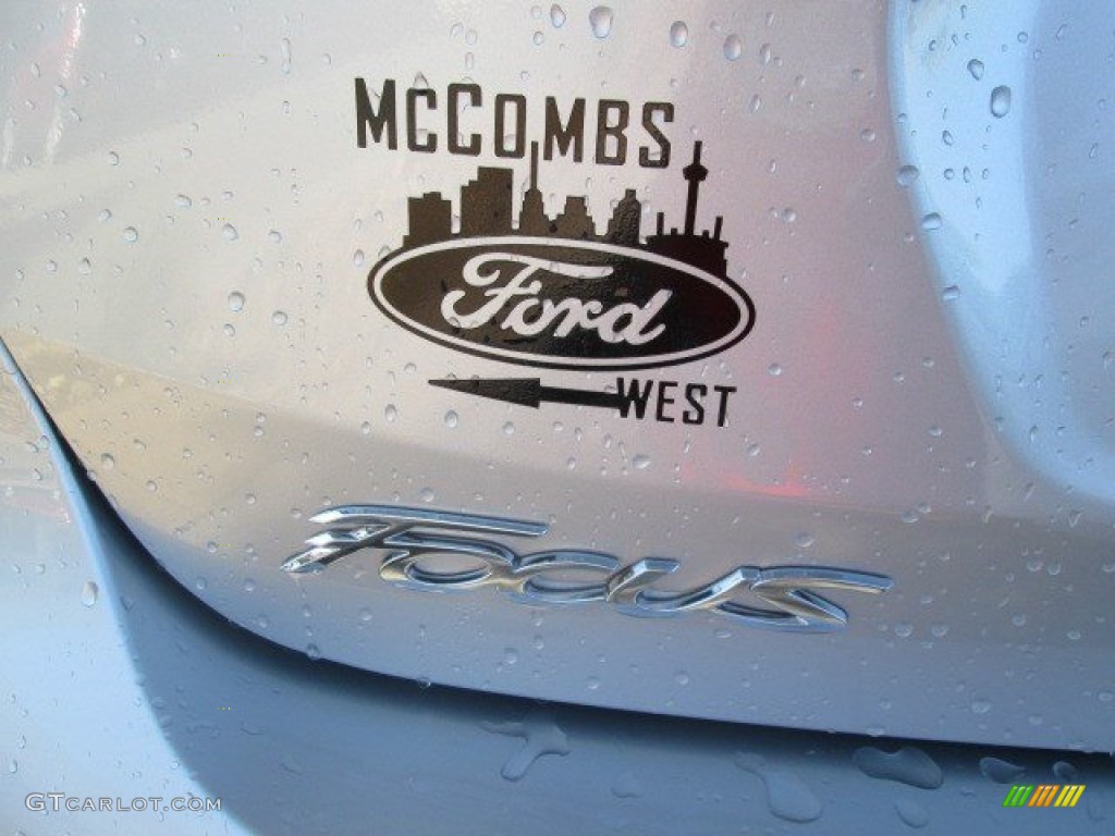 2015 Focus SE Sedan - Ingot Silver Metallic / Charcoal Black photo #12
