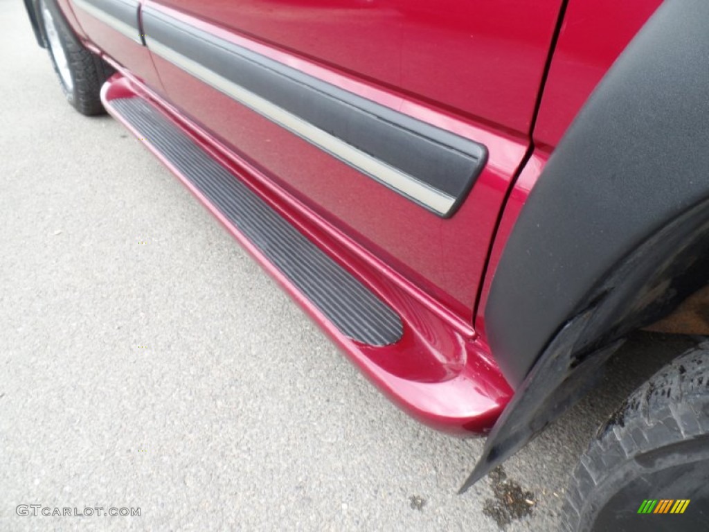 2004 Silverado 1500 Z71 Crew Cab 4x4 - Sport Red Metallic / Dark Charcoal photo #12