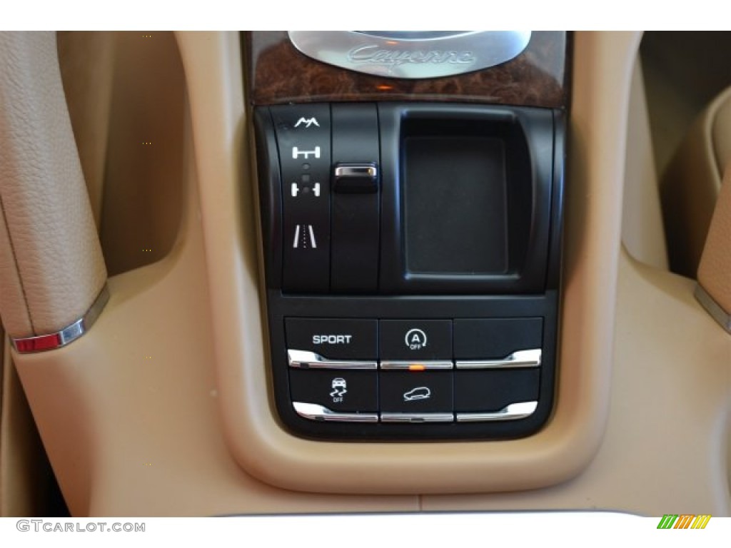2011 Porsche Cayenne S Controls Photo #104708625