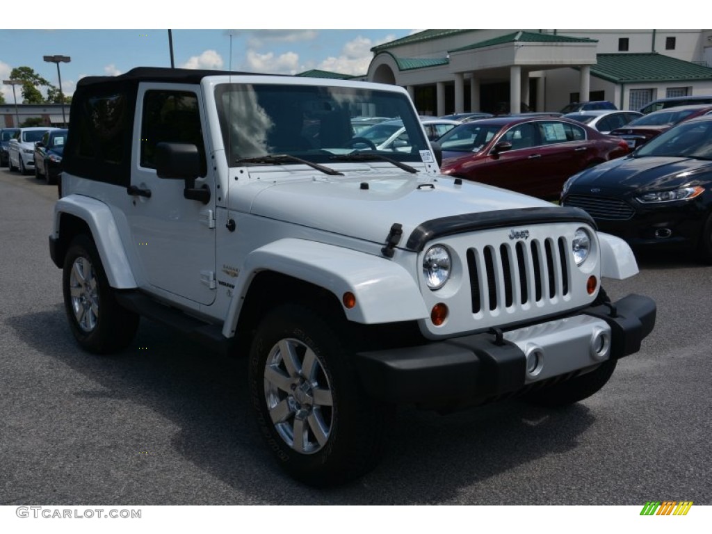 2013 Wrangler Sahara 4x4 - Bright White / Black/Dark Saddle photo #1