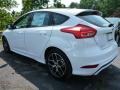 Oxford White - Focus SE Hatchback Photo No. 4