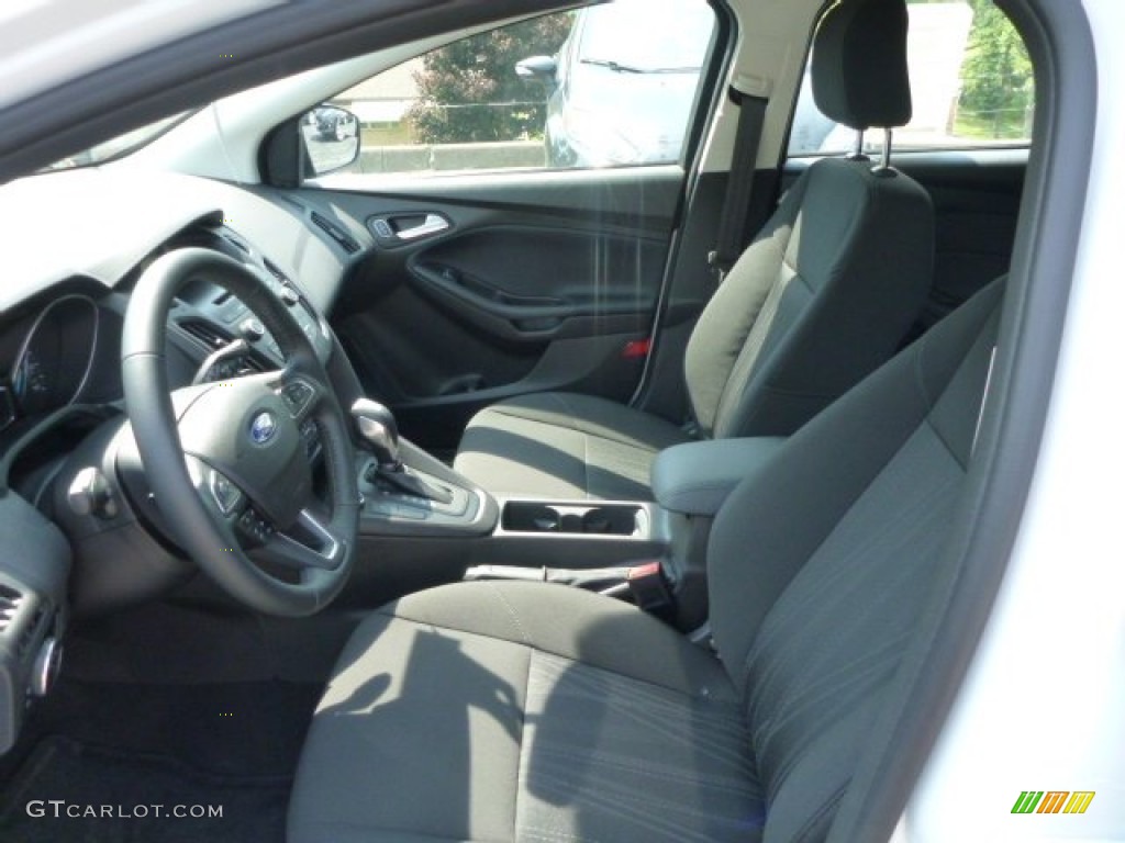 2015 Focus SE Hatchback - Oxford White / Charcoal Black photo #8