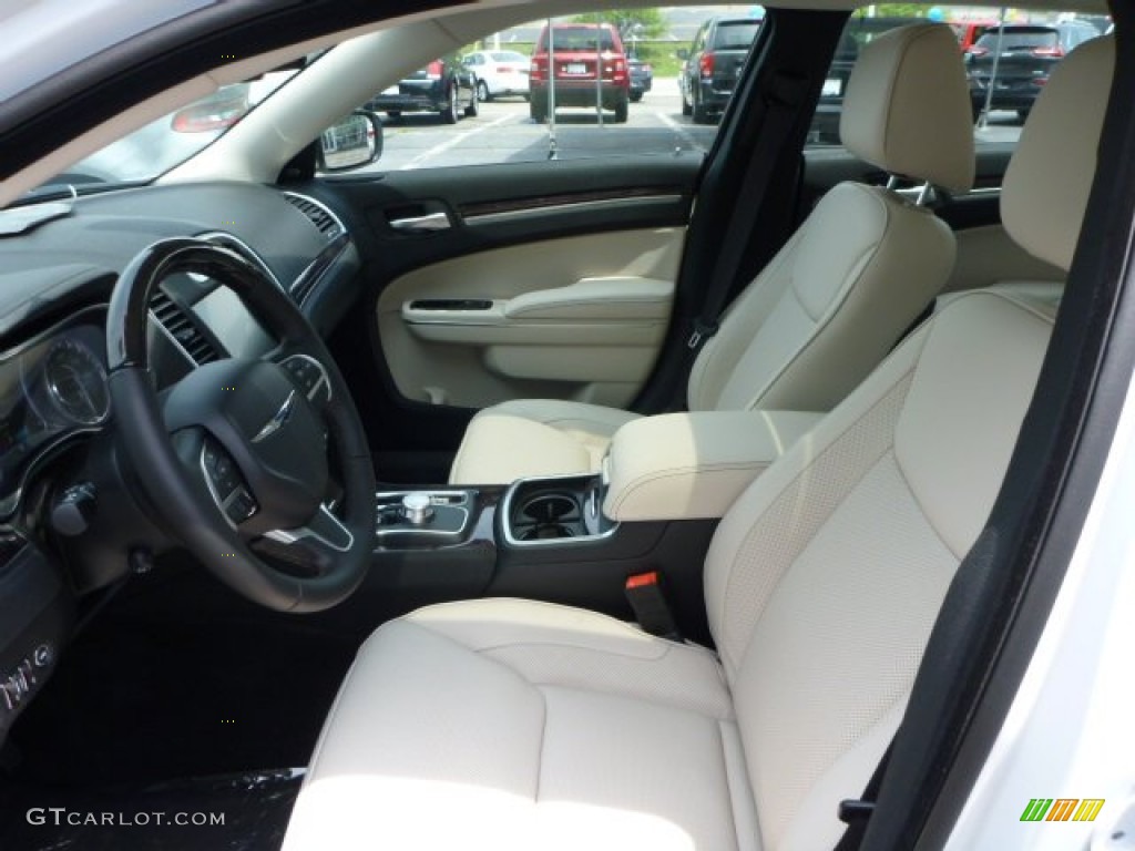 2015 300 C AWD - Ivory Tri-Coat Pearl / Black/Linen photo #10