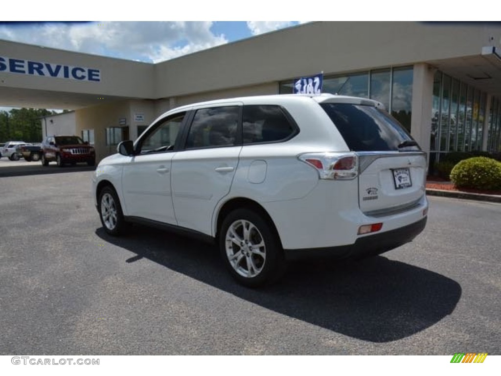 2014 Outlander SE - Diamond White Pearl / Beige photo #7