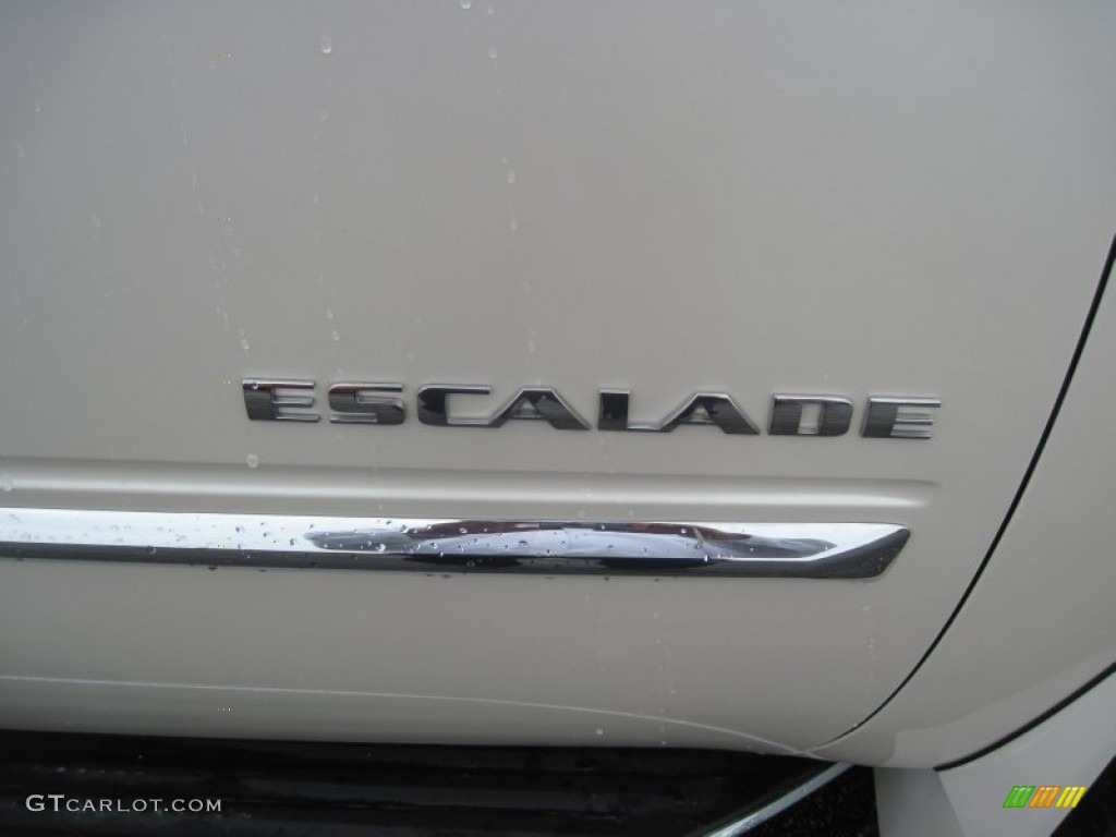 2013 Escalade Luxury AWD - White Diamond Tricoat / Ebony photo #11