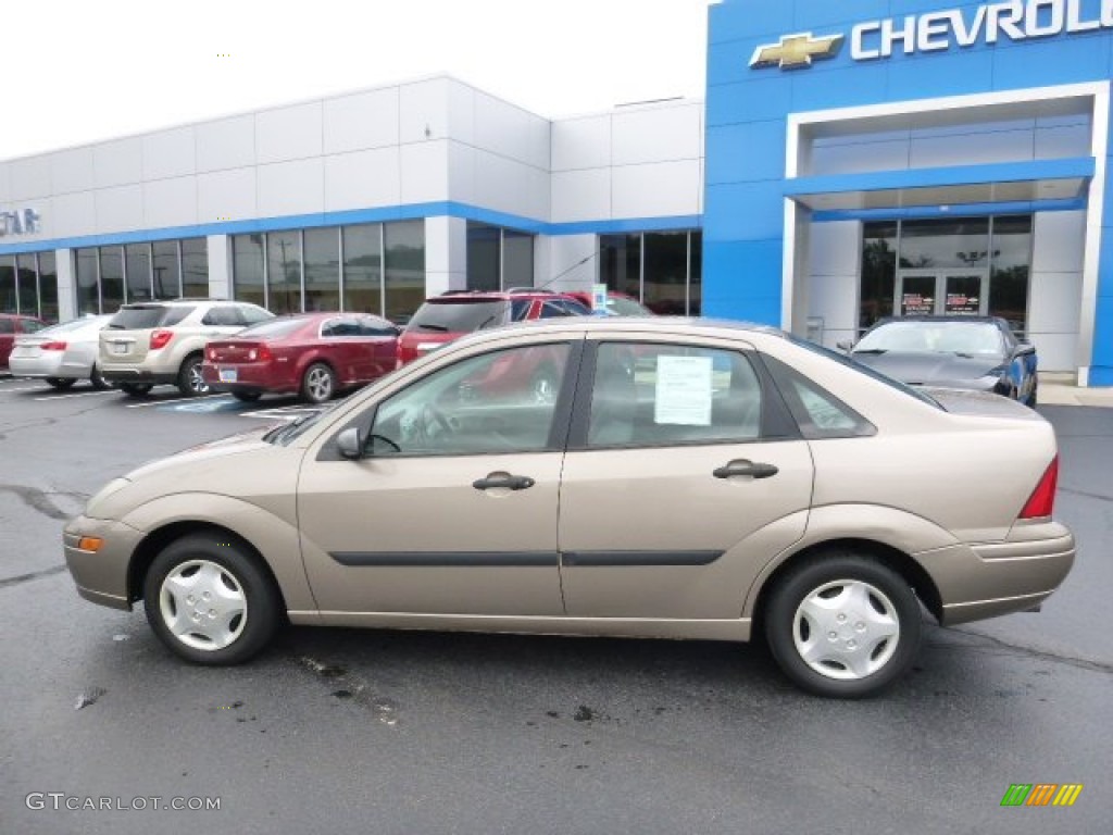 2003 Focus LX Sedan - Arizona Beige Metallic / Medium Graphite photo #2