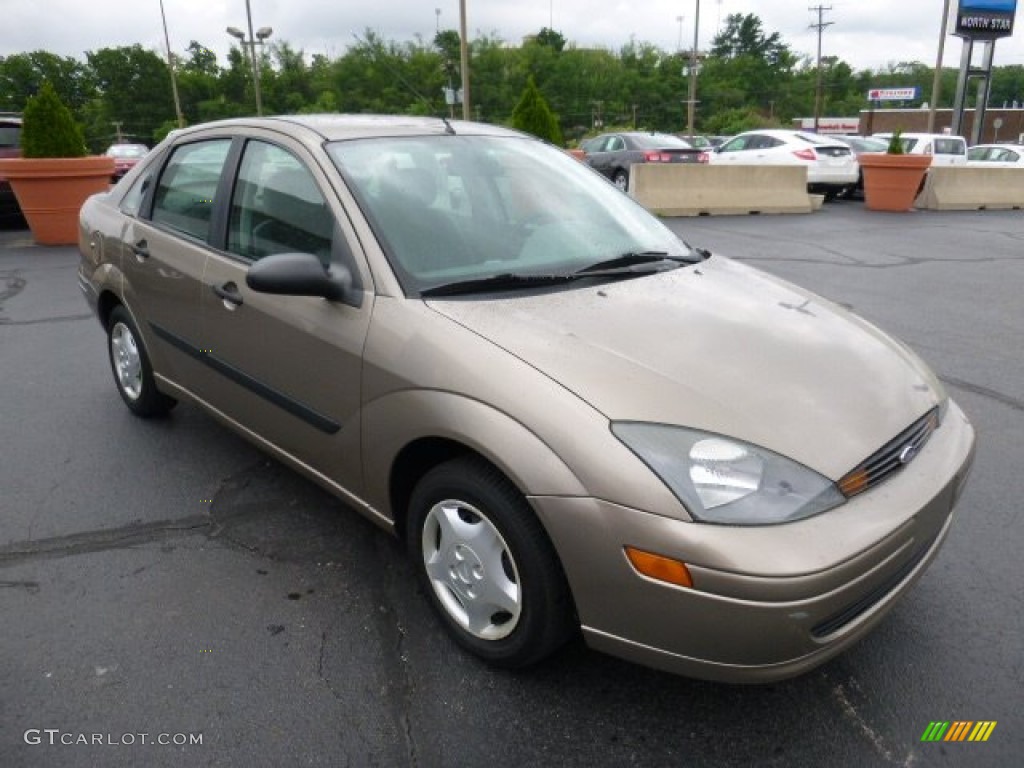 2003 Focus LX Sedan - Arizona Beige Metallic / Medium Graphite photo #7
