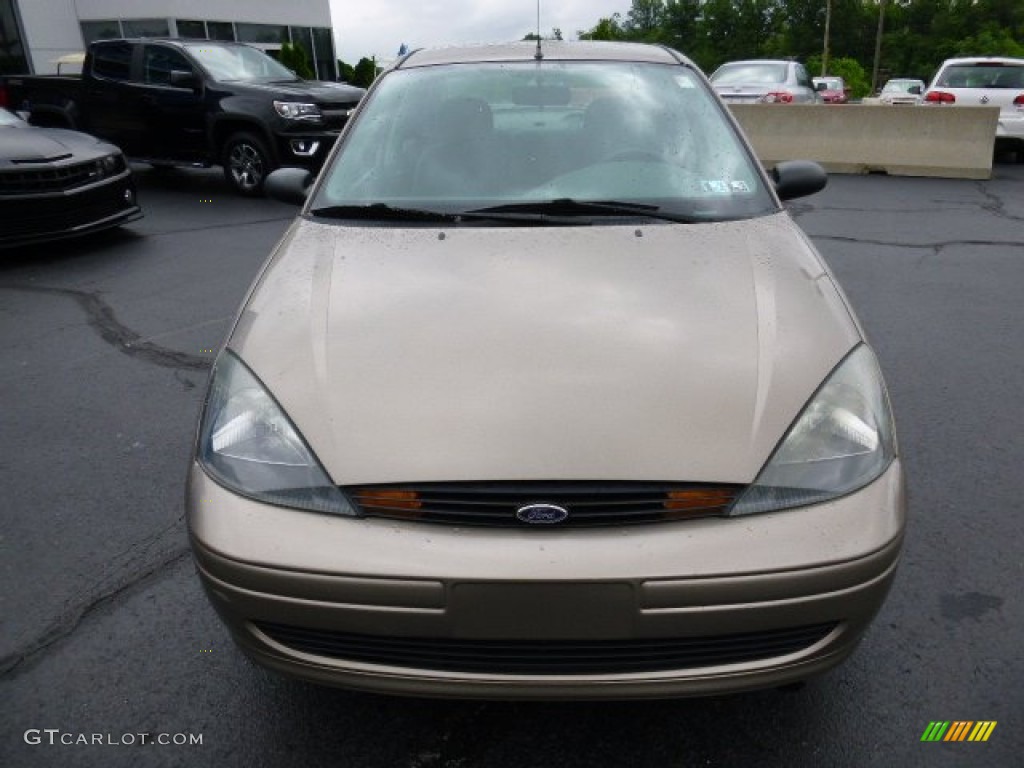 2003 Focus LX Sedan - Arizona Beige Metallic / Medium Graphite photo #8