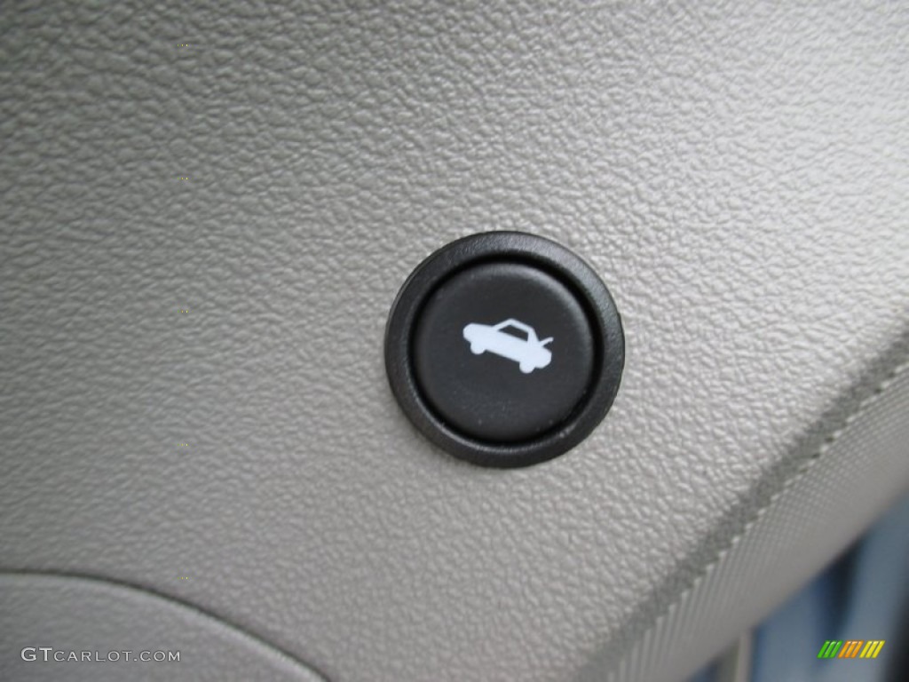 2009 Aura XR V6 - Ocean Mist / Gray photo #37