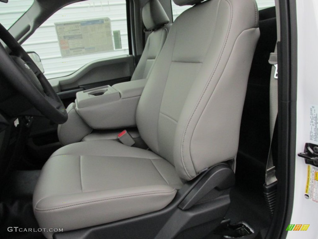 Medium Earth Gray Interior 2015 Ford F150 XL Regular Cab Photo #104783923