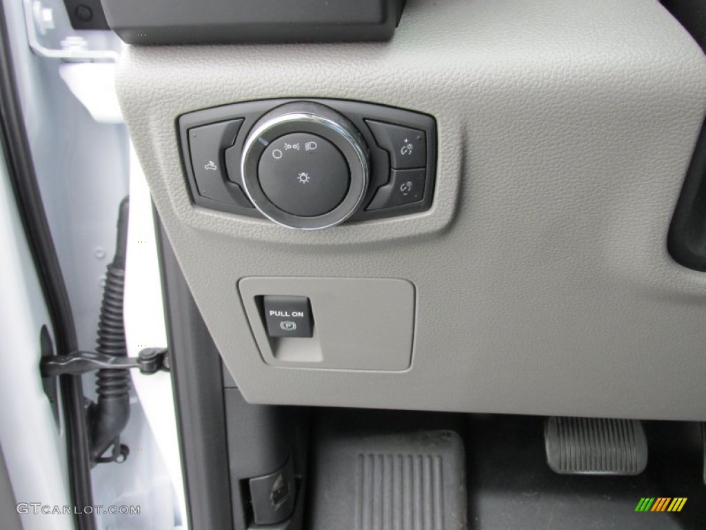 2015 Ford F150 XL Regular Cab Controls Photo #104784139