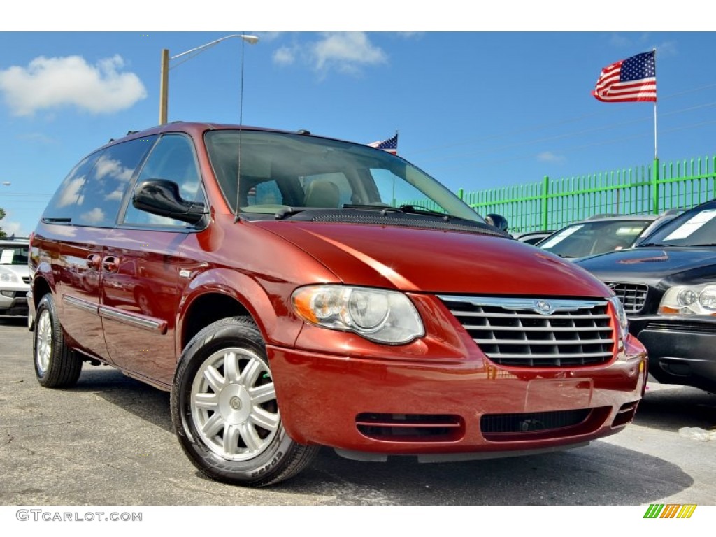 2007 Cognac Crystal Pearl Chrysler Town Country Touring