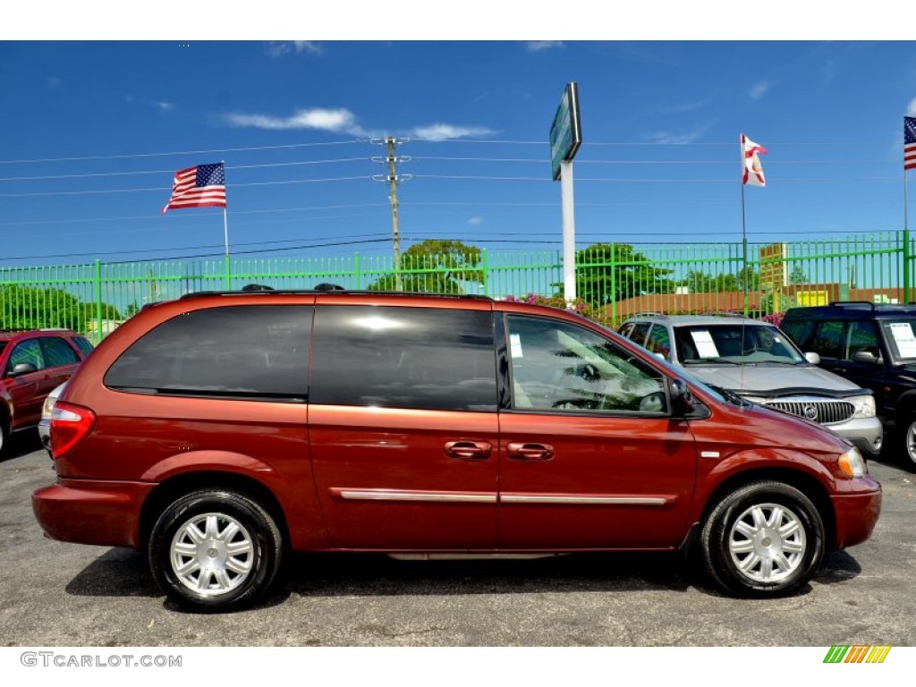 2007 Town & Country Touring - Cognac Crystal Pearl / Medium Slate Gray photo #9