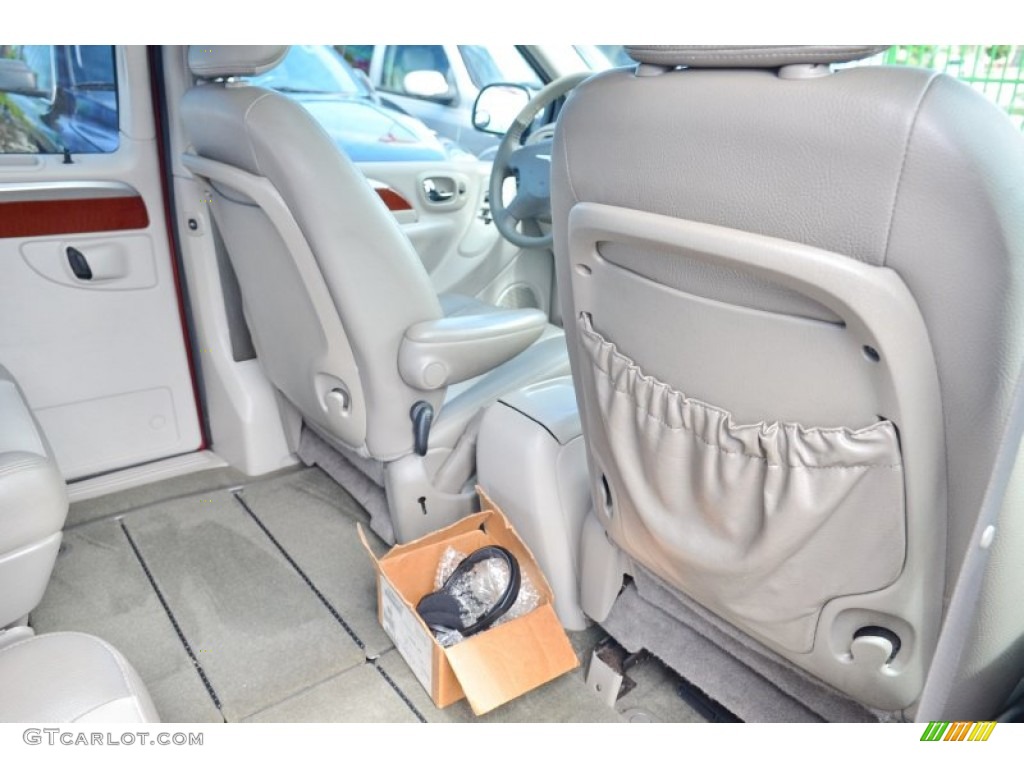 2007 Town & Country Touring - Cognac Crystal Pearl / Medium Slate Gray photo #19