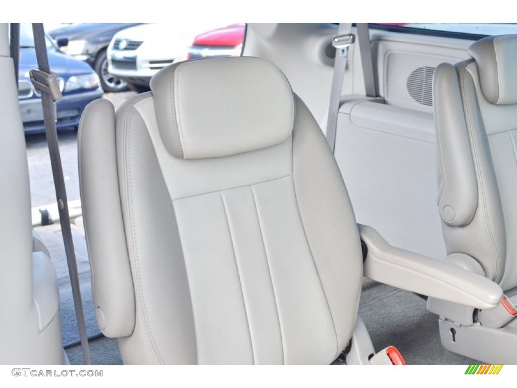 2007 Chrysler Town & Country Touring Rear Seat Photo #104784892