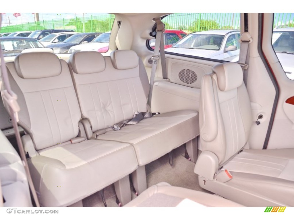 2007 Chrysler Town & Country Touring Rear Seat Photo #104784958