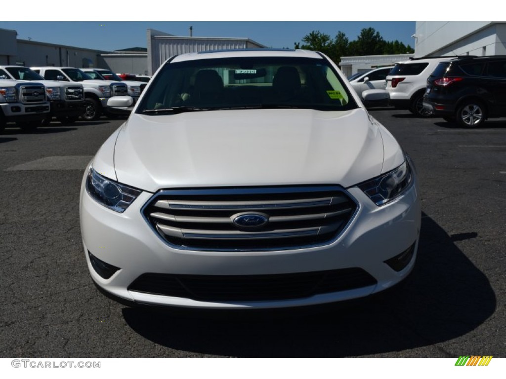 2015 Taurus SEL - White Platinum Metallic / Dune photo #4