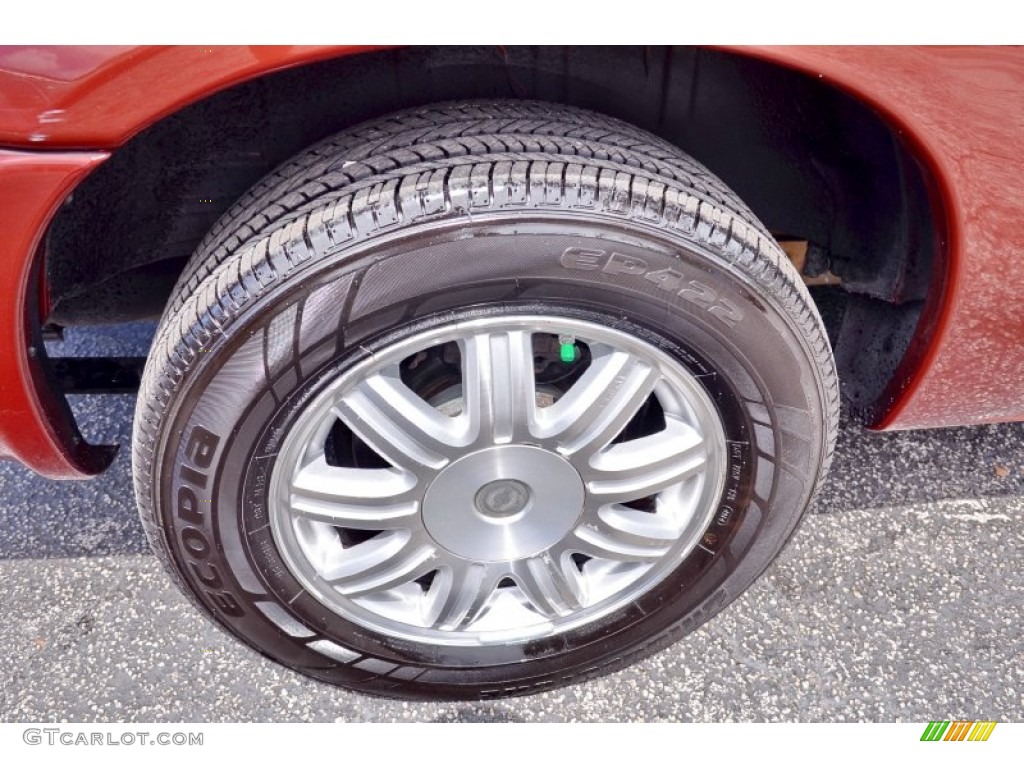 2007 Chrysler Town & Country Touring Wheel Photos