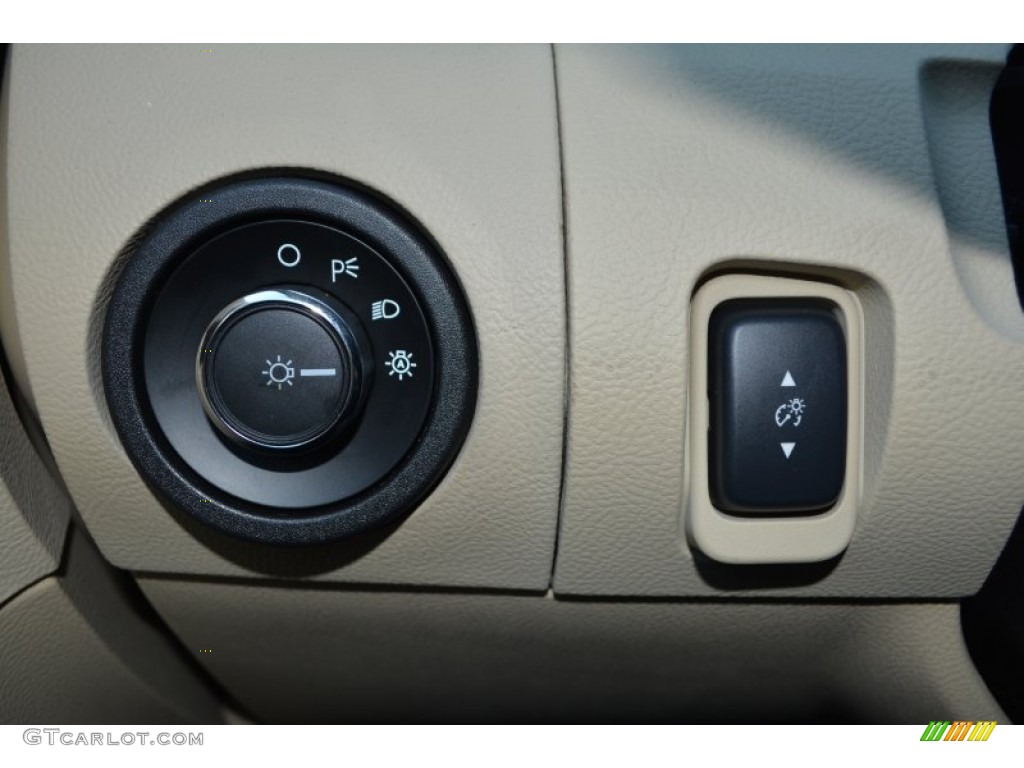 2015 Taurus SEL - White Platinum Metallic / Dune photo #22
