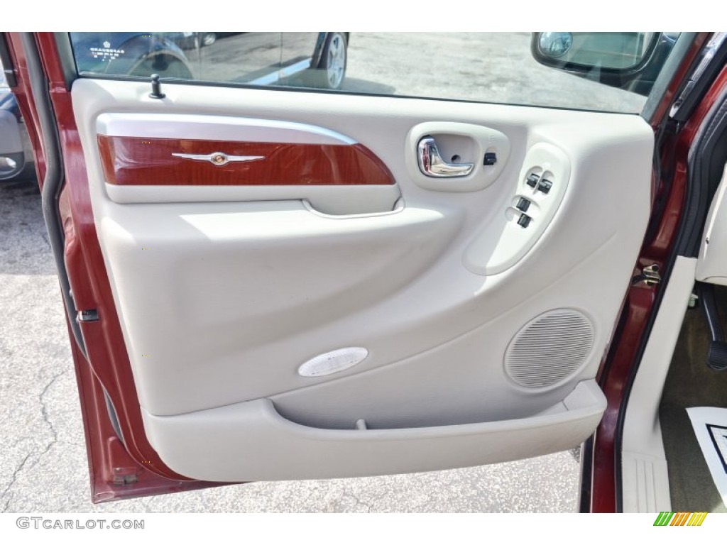 2007 Chrysler Town & Country Touring Medium Slate Gray Door Panel Photo #104785781