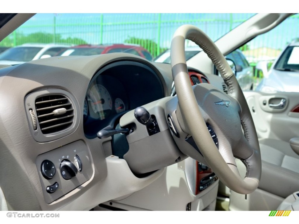 2007 Chrysler Town & Country Touring Steering Wheel Photos