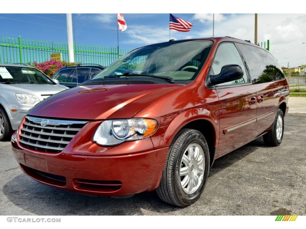 2007 Town & Country Touring - Cognac Crystal Pearl / Medium Slate Gray photo #67