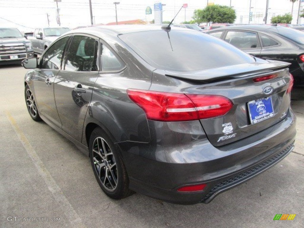 2015 Focus SE Sedan - Magnetic Metallic / Charcoal Black photo #9