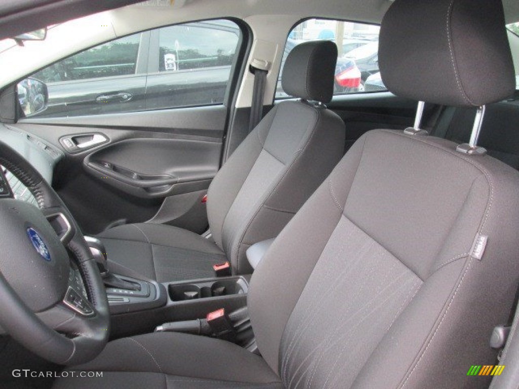 2015 Focus SE Sedan - Magnetic Metallic / Charcoal Black photo #28