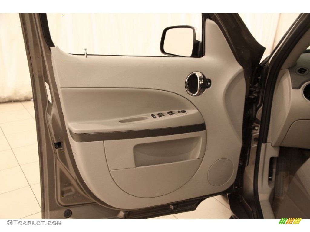 2011 Chevrolet HHR LT Door Panel Photos