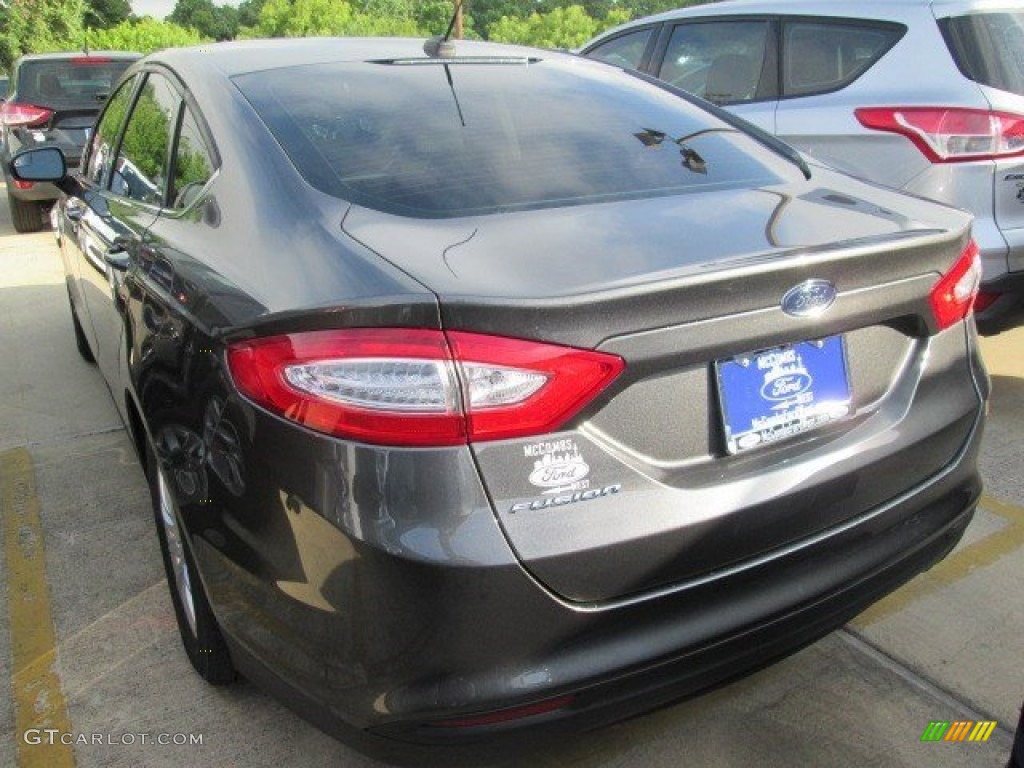 2016 Fusion S - Magnetic Metallic / Medium Earth Gray photo #9