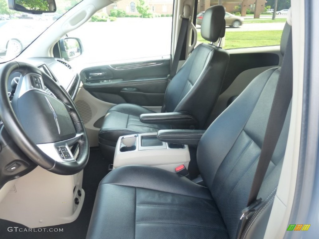 2012 Town & Country Touring - Sapphire Crystal Metallic / Black/Light Graystone photo #4