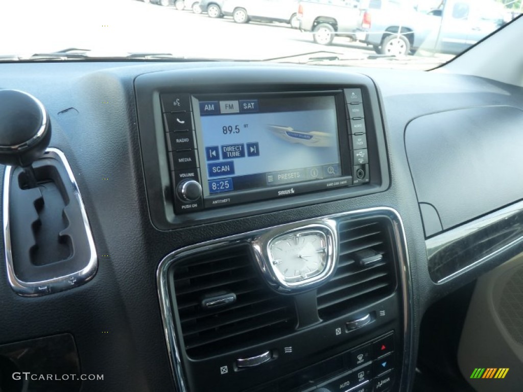 2012 Town & Country Touring - Sapphire Crystal Metallic / Black/Light Graystone photo #7