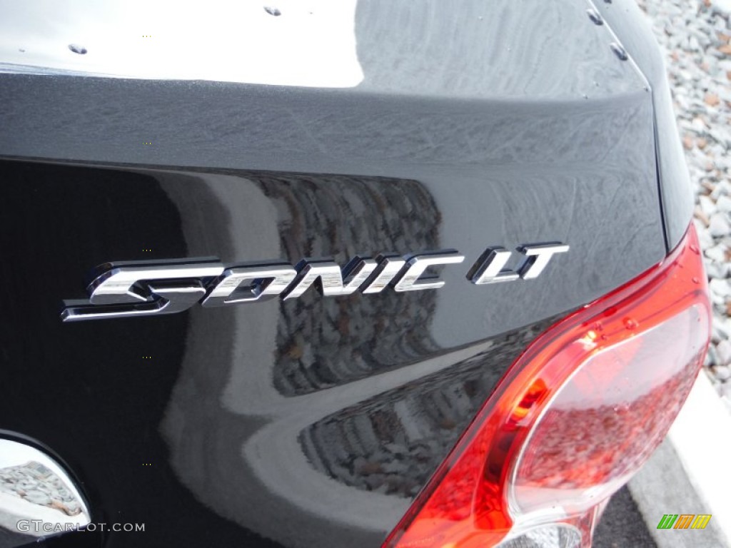 2015 Sonic LT Sedan - Black Granite Metallic / Jet Black/Dark Titanium photo #8