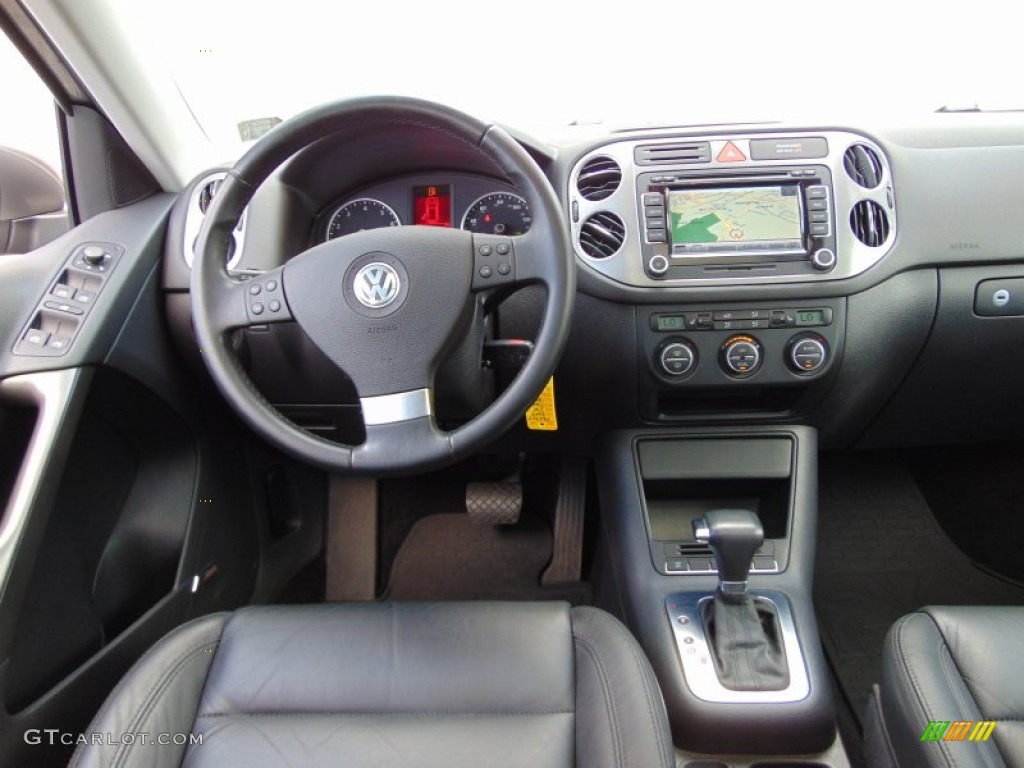 2009 Tiguan SEL 4Motion - Alpine Grey Metallic / Charcoal photo #17