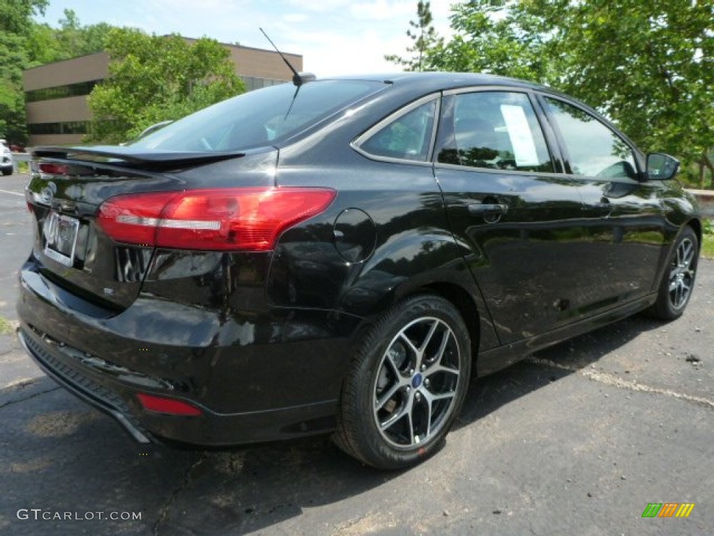 2015 Focus SE Sedan - Tuxedo Black Metallic / Charcoal Black photo #2