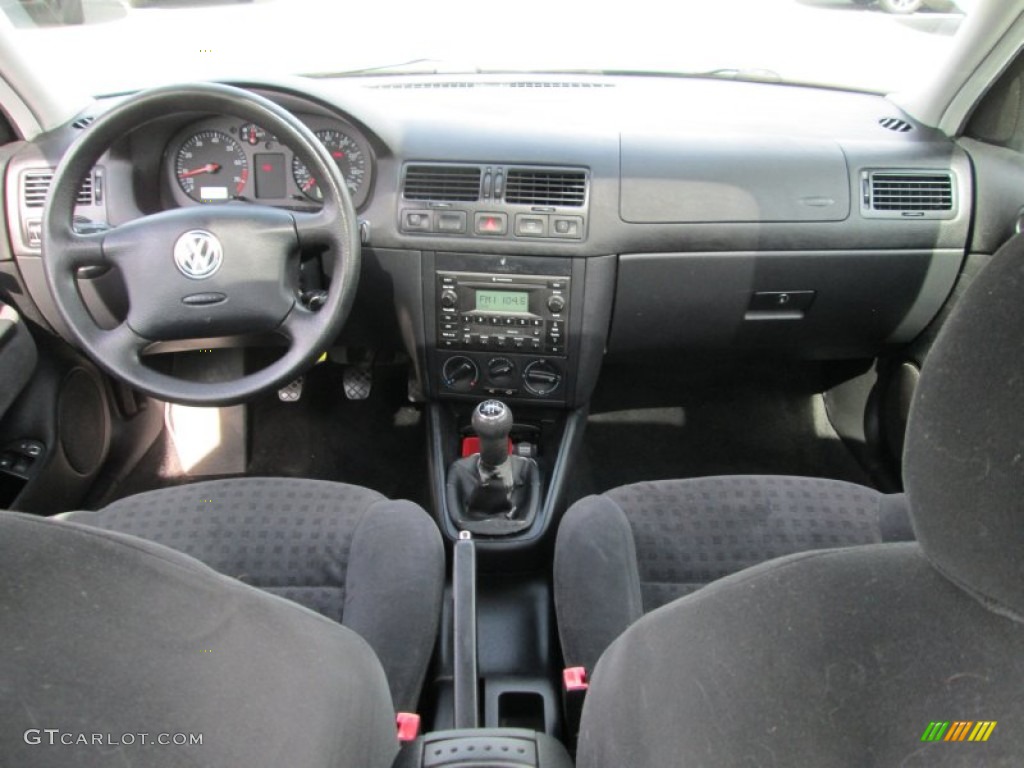 2002 Volkswagen Jetta GLS Sedan Dashboard Photos