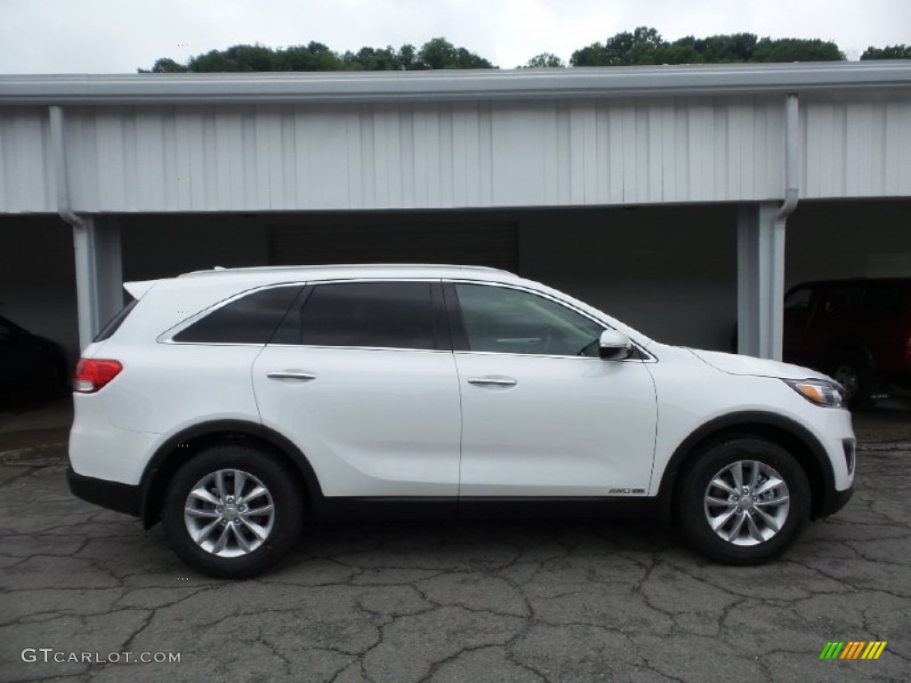 Snow White Pearl Kia Sorento