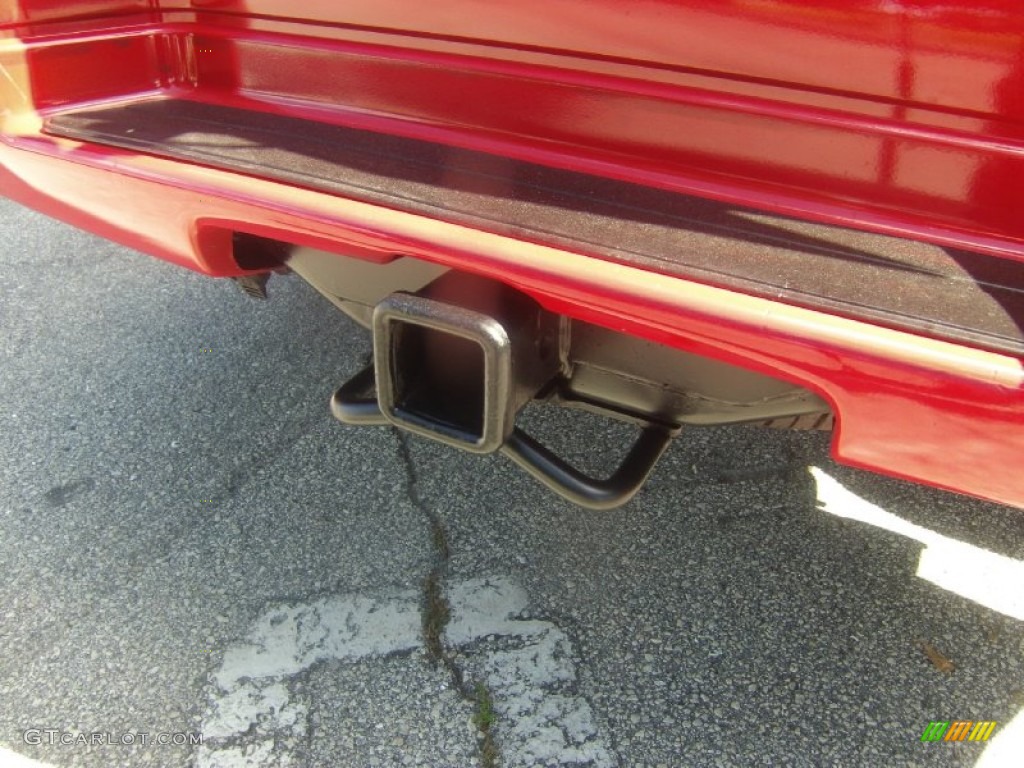 2002 TrailBlazer LS - Victory Red / Dark Pewter photo #19