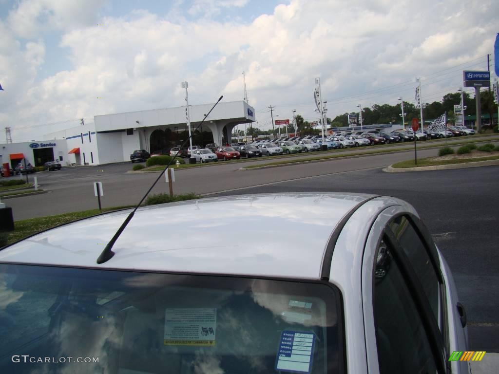 2006 Focus ZX5 SES Hatchback - Cloud 9 White / Dark Flint/Light Flint photo #7