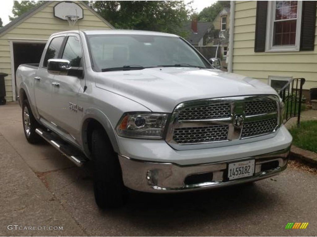 2014 1500 Laramie Crew Cab 4x4 - Bright White / Black photo #2