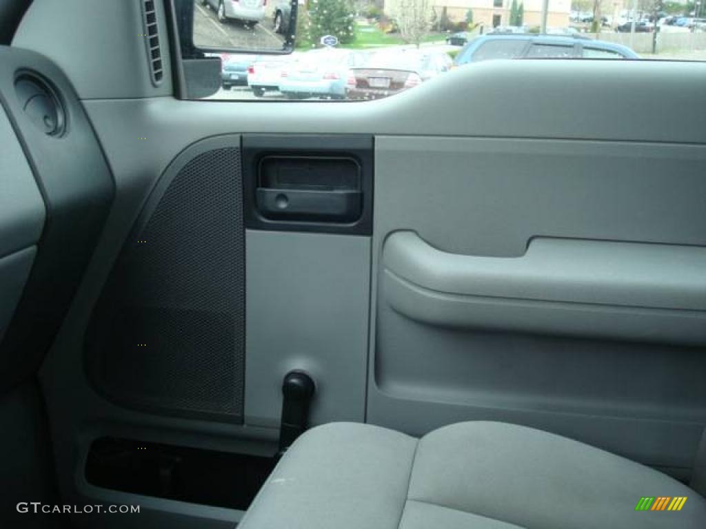 2006 F150 STX SuperCab 4x4 - Black / Medium/Dark Flint photo #17