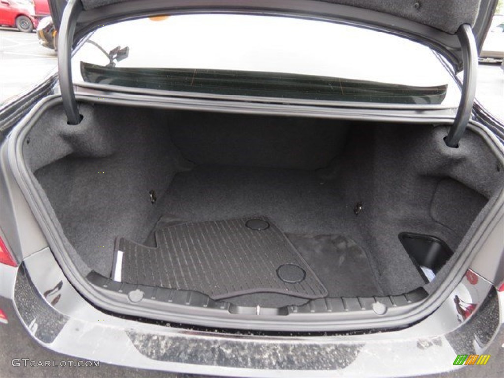 2011 BMW 5 Series 550i Sedan Trunk Photos