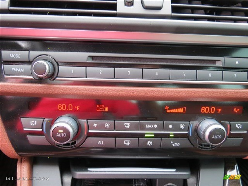 2011 BMW 5 Series 550i Sedan Controls Photo #104841191