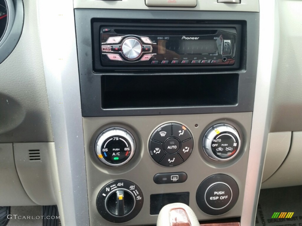 2006 Grand Vitara Luxury 4x4 - White Pearl / Beige photo #16