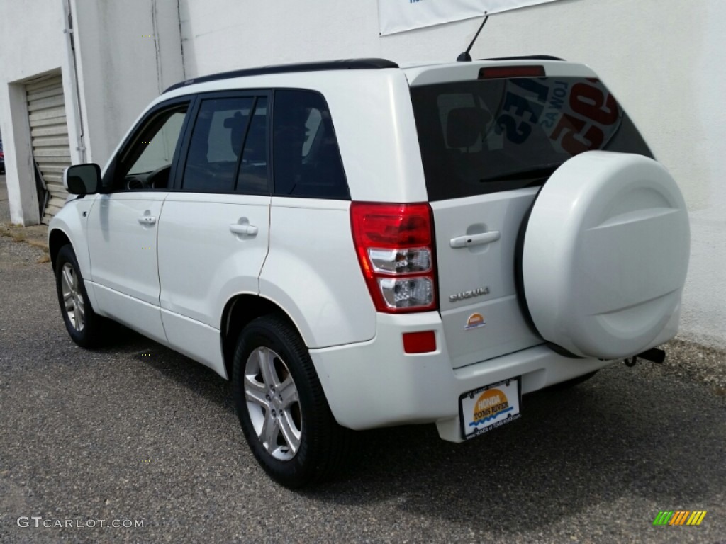2006 Grand Vitara Luxury 4x4 - White Pearl / Beige photo #28