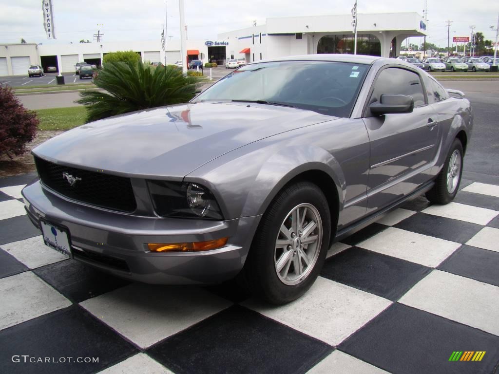 2006 Mustang V6 Deluxe Coupe - Tungsten Grey Metallic / Light Graphite photo #1