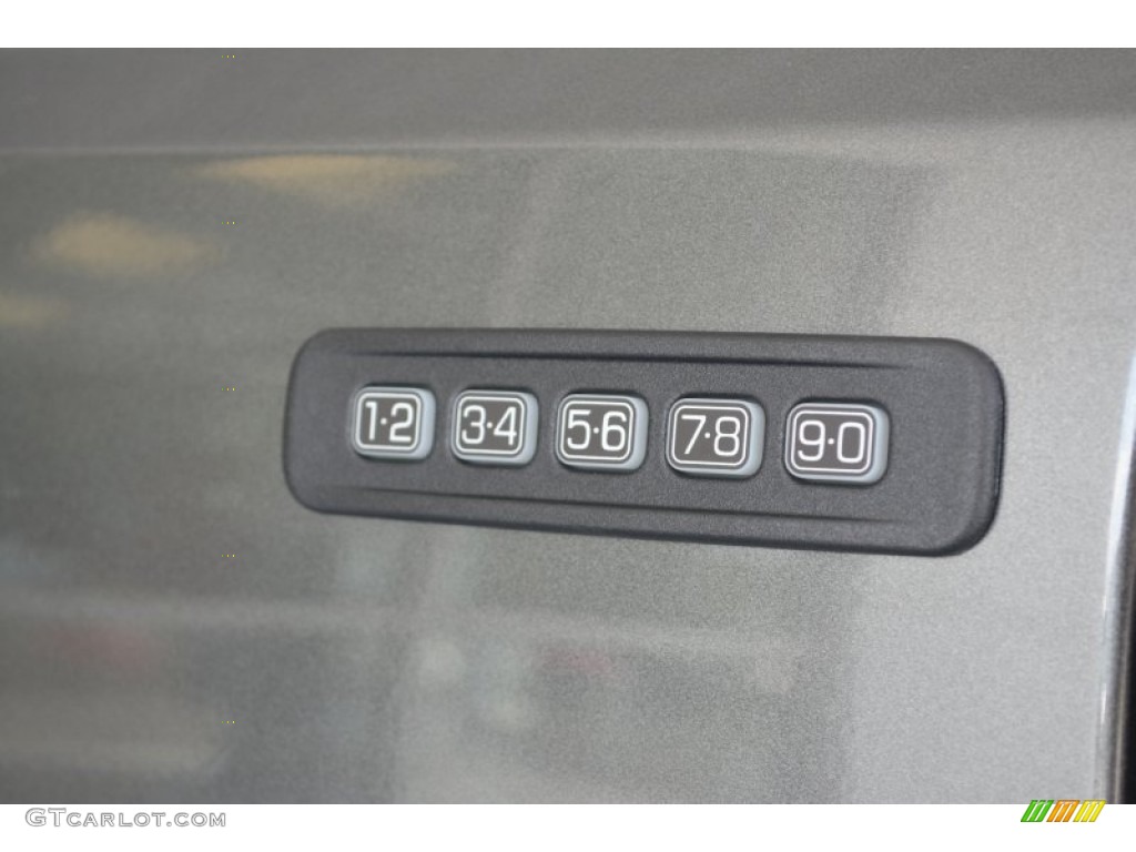 2016 F250 Super Duty Lariat Crew Cab 4x4 - Magnetic Metallic / Black photo #13