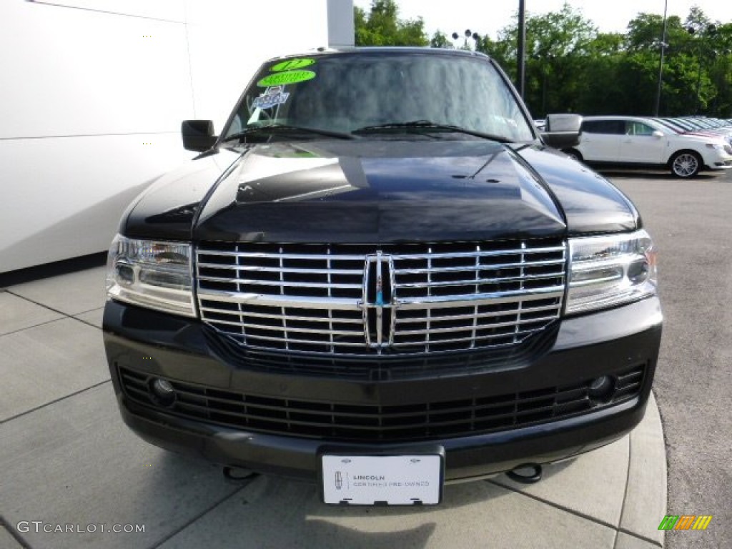 2012 Navigator L 4x4 - Black / Canyon/Black photo #7