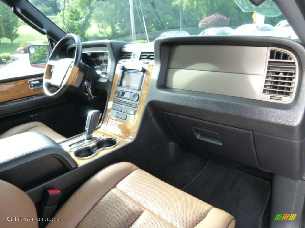 2012 Navigator L 4x4 - Black / Canyon/Black photo #10